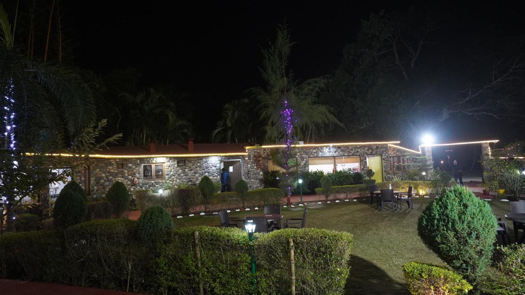 Hr Dukes Den Resort 兰纳加 外观 照片
