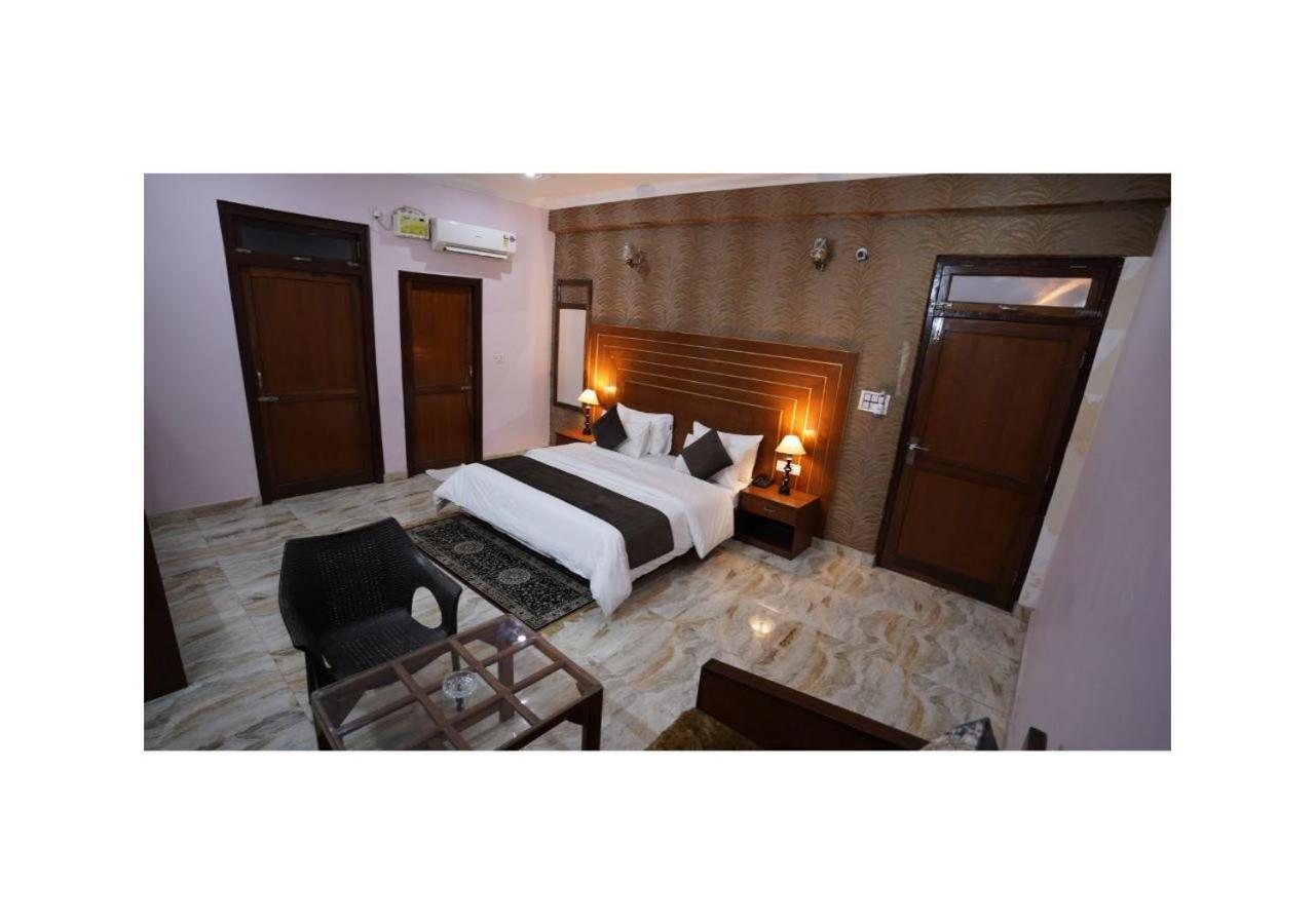 Hr Dukes Den Resort 兰纳加 外观 照片